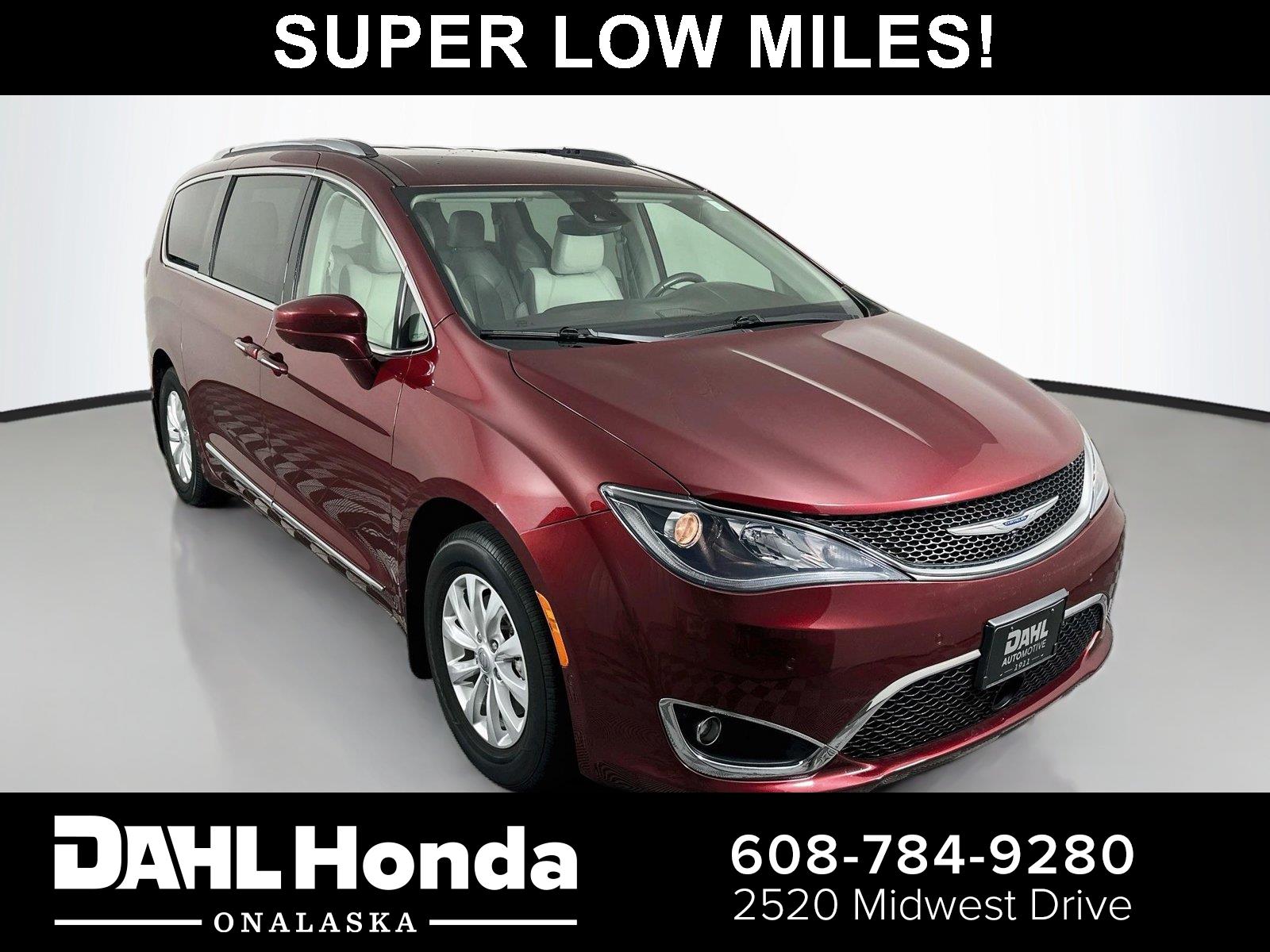 Velvet Red Pearlcoat 2018 Chrysler Pacifica Minivan Front-Wheel Drive 9-Speed Automatic