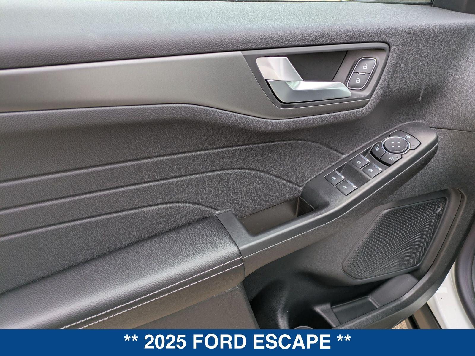 2025 Ford Escape Plug-in hybrid PHEV - Photo 14