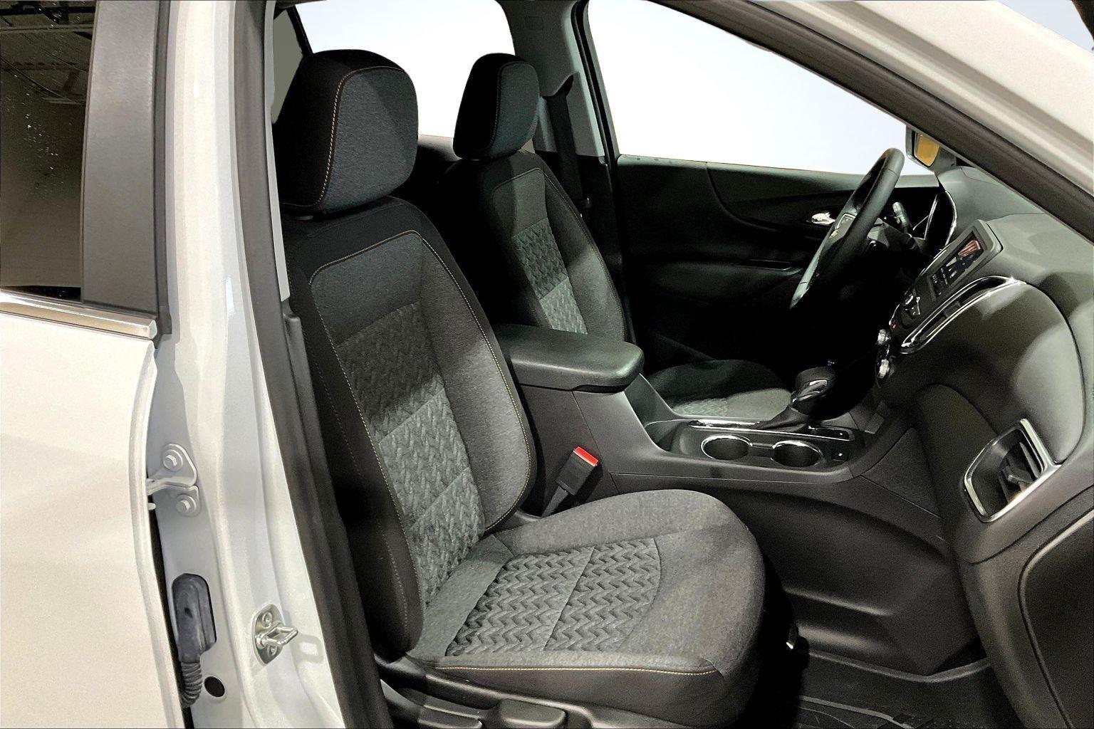 2024 Chevrolet Equinox LT photo 4