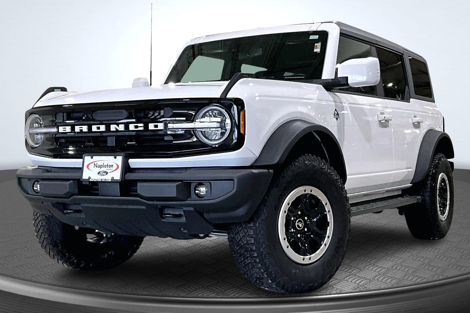 2024 Ford Bronco 4-Door Outer Banks's photo