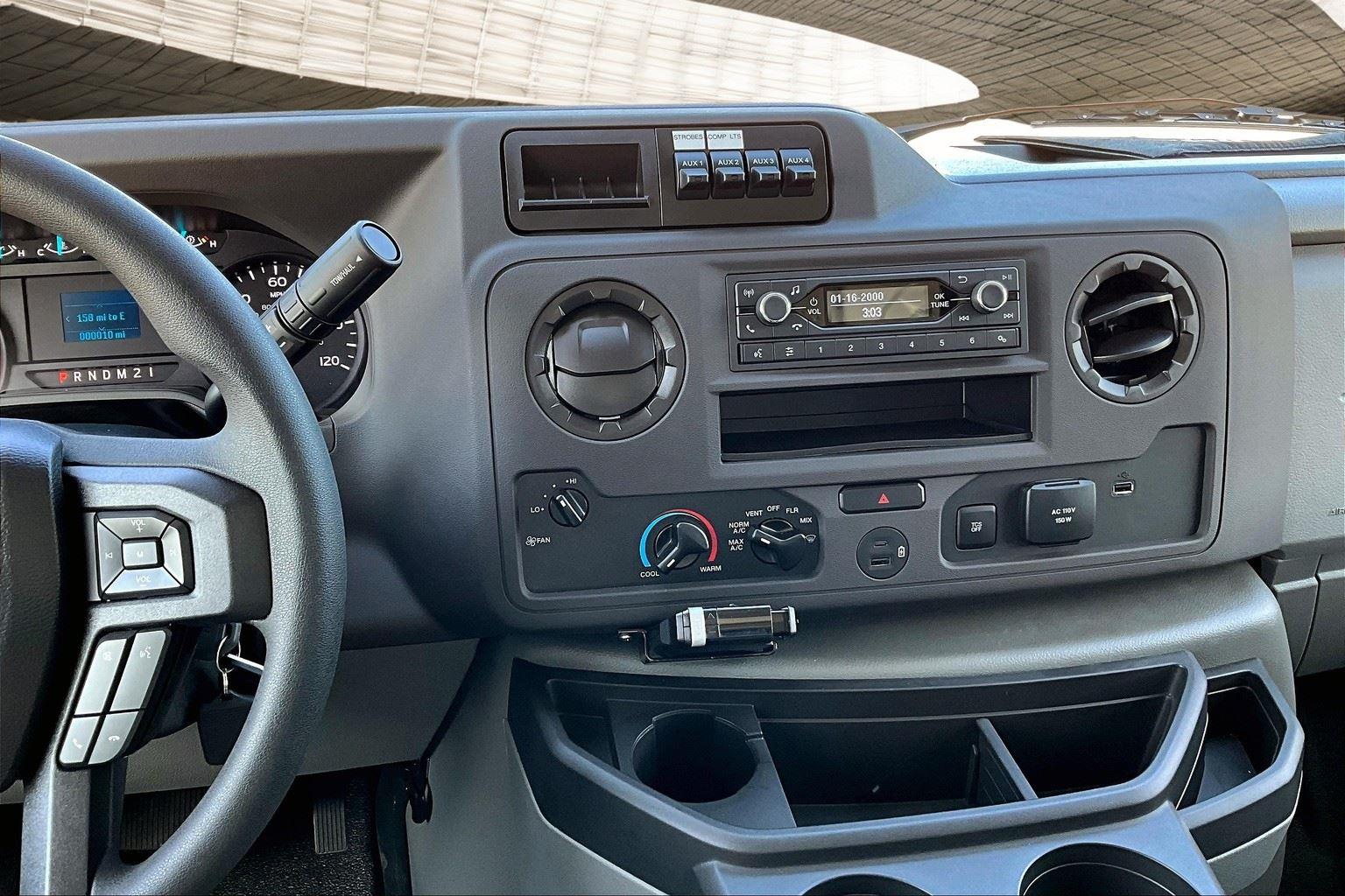 2025 Ford E-Series Cutaway Base - Photo 6