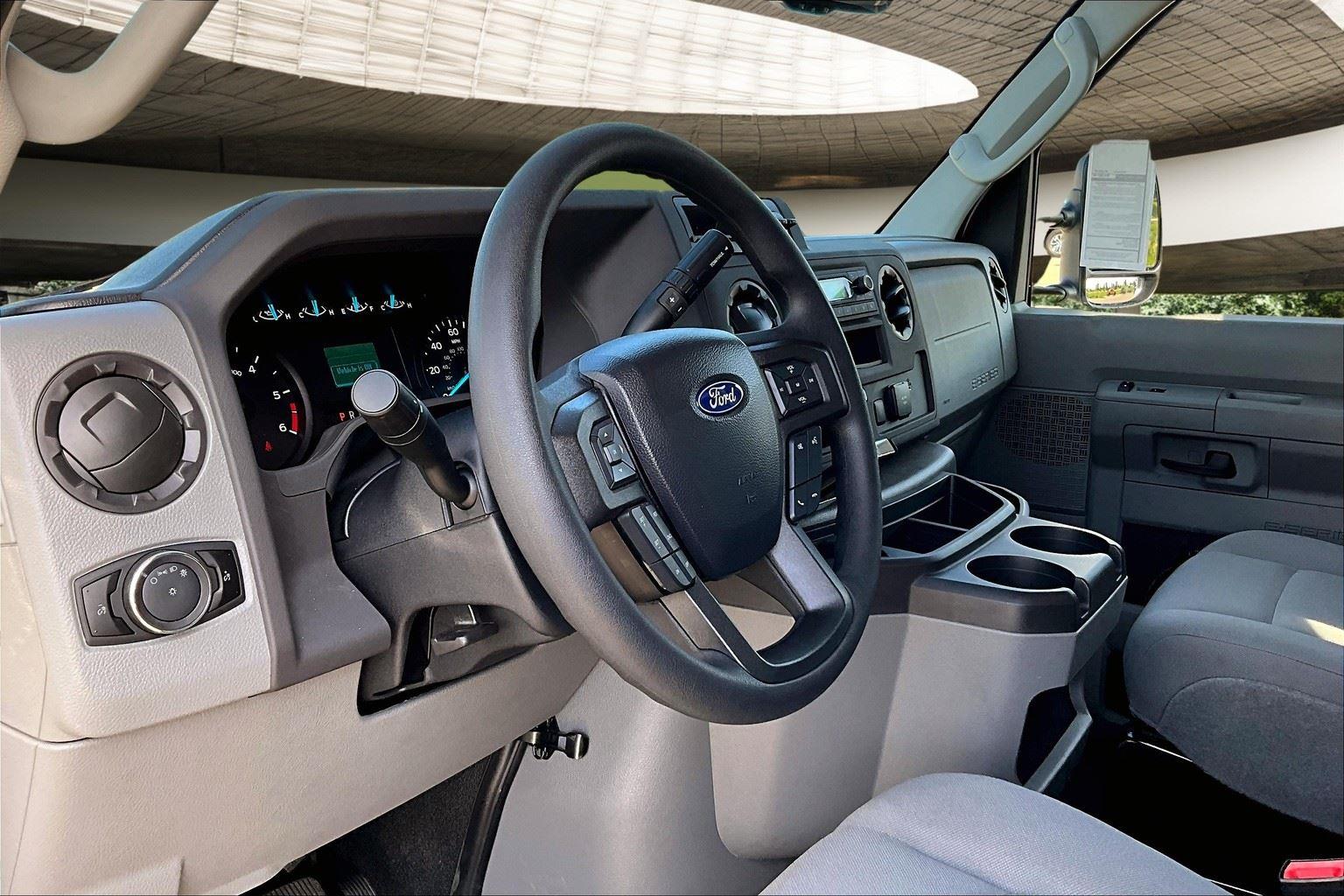 2025 Ford E-Series Cutaway Base - Photo 7