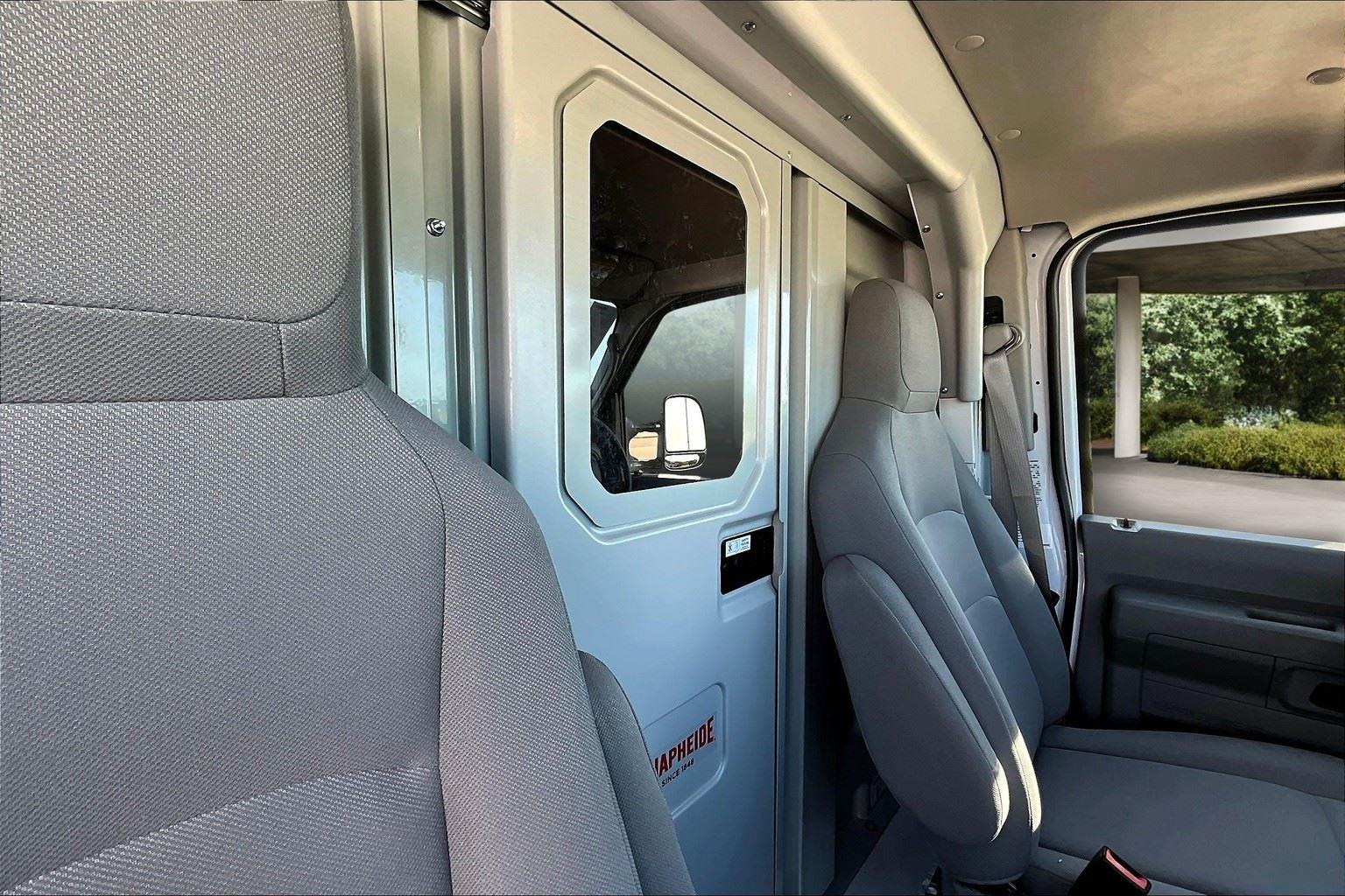 2025 Ford E-Series Cutaway Base - Photo 9