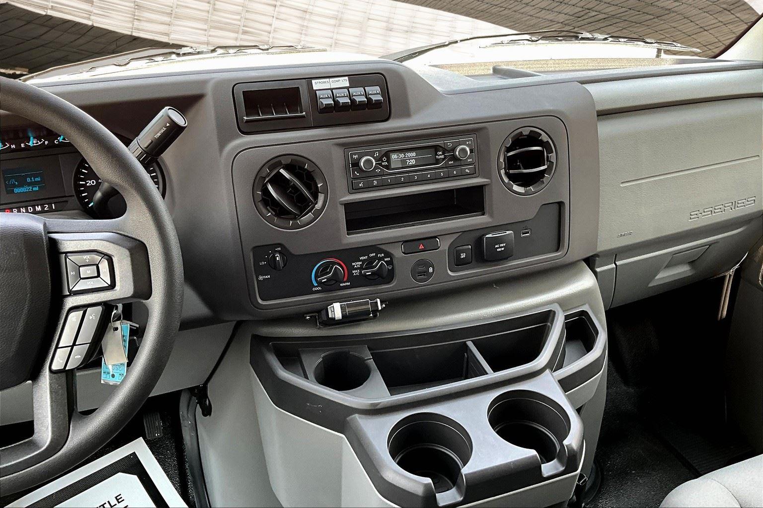 2025 Ford E-Series Cutaway Base - Photo 6
