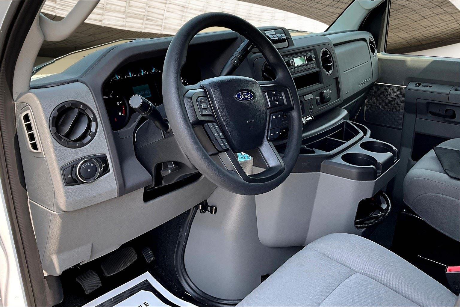 2025 Ford E-Series Cutaway Base - Photo 7