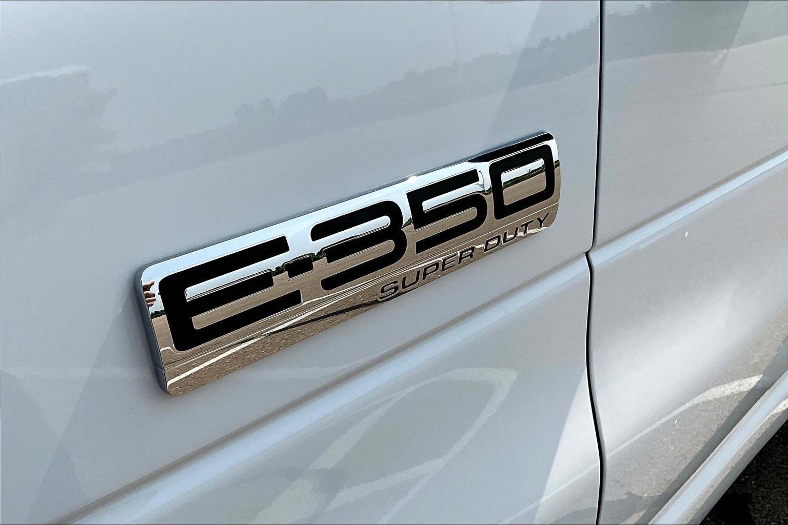 2025 Ford E-Series Cutaway Base - Photo 8