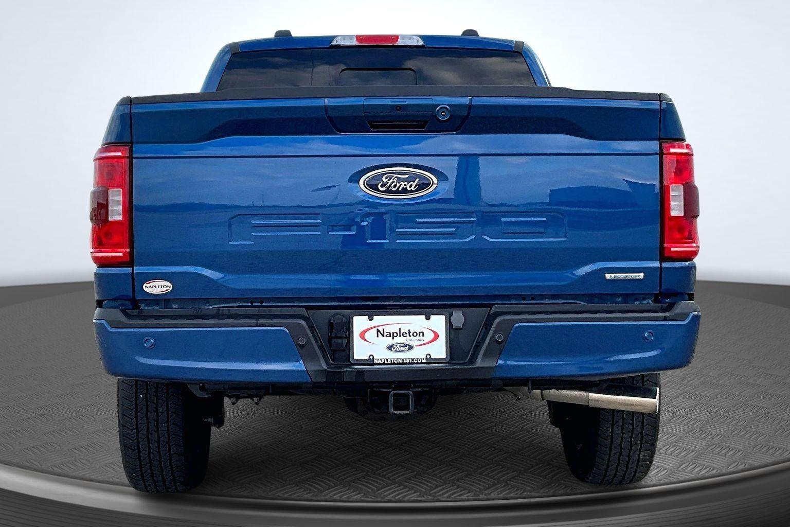 View vehicle photo 4