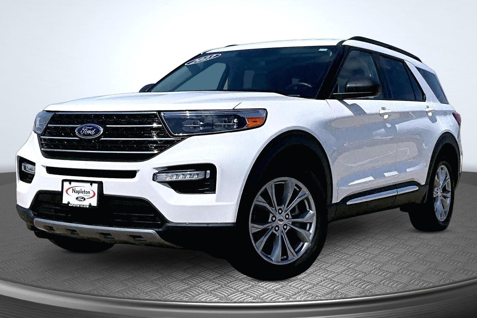 Star White Metallic Tri-Coat 2023 Ford Explorer XLT AWD SUV / Crossover All-Wheel Drive Automatic