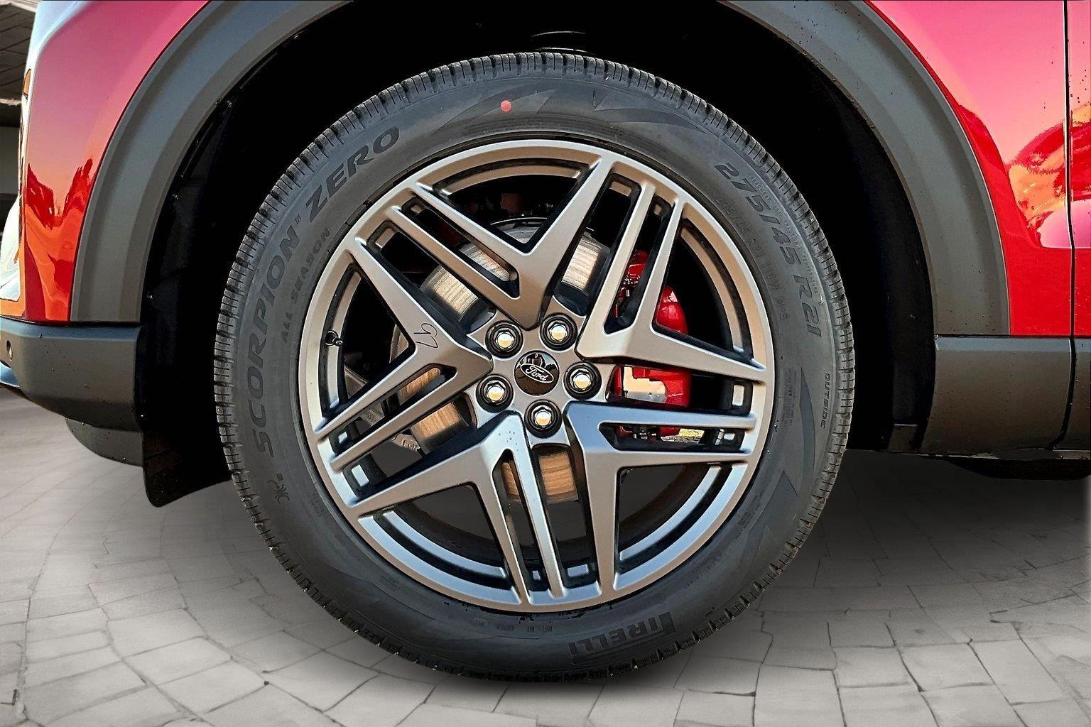 2026 Ford Explorer ST-Line - Photo 12