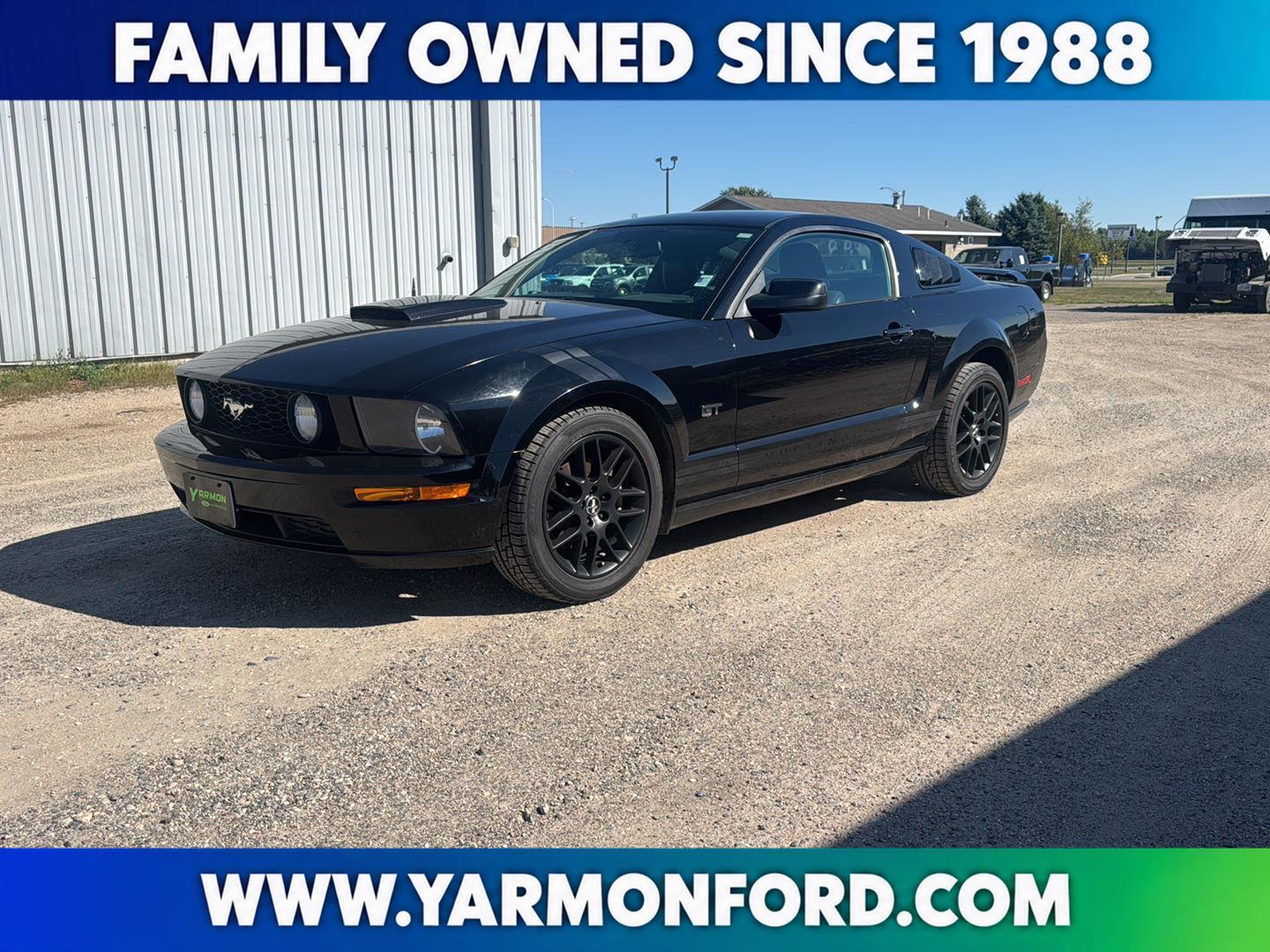  2007 Ford Mustang GT Deluxe Coupe RWD   