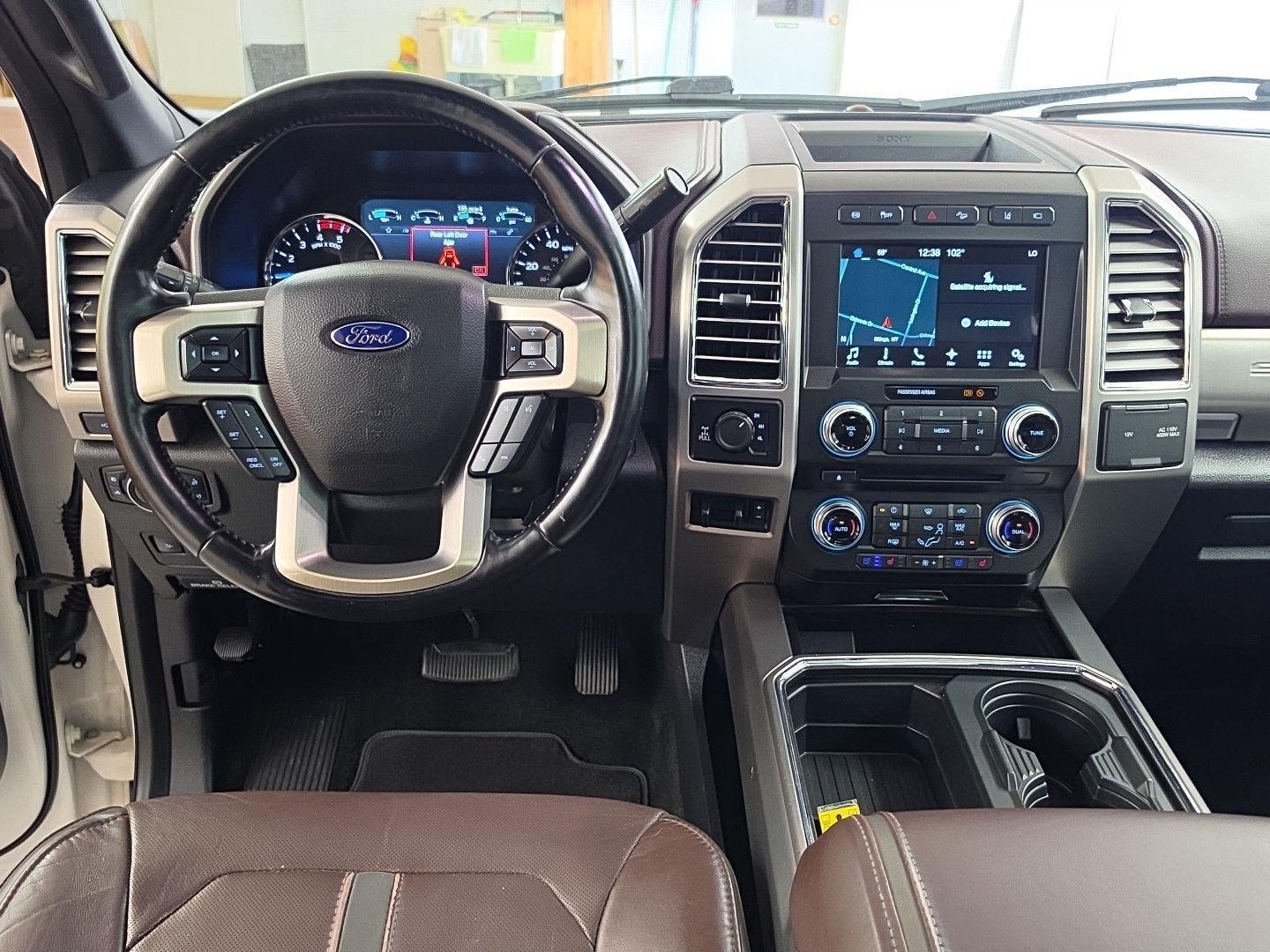  2017 Ford F-350 Super Duty Platinum Crew Cab 4WD   