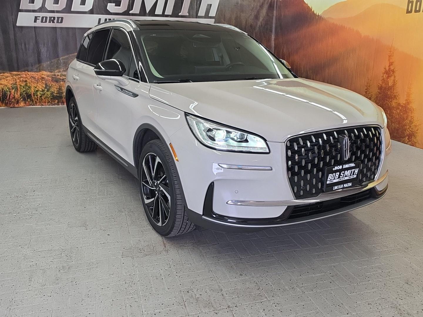 Ceramic Pearl Metallic Tinted Clearcoat 2023 Lincoln Corsair SUV / Crossover All-Wheel Drive 8-Speed Automatic