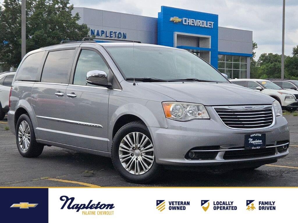  2013 Chrysler Town & Country Touring-L FWD   
