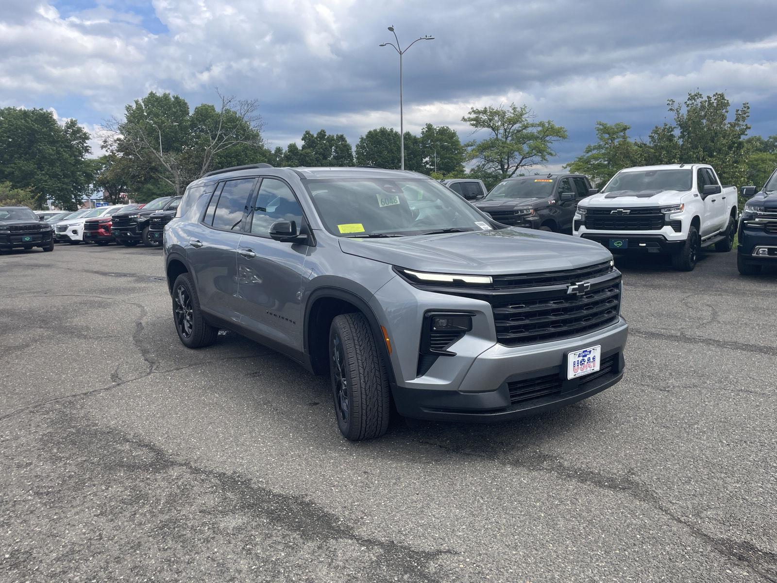 Sterling Gray Metallic 2026 Chevrolet Traverse SUV / Crossover Four-Wheel Drive Automatic