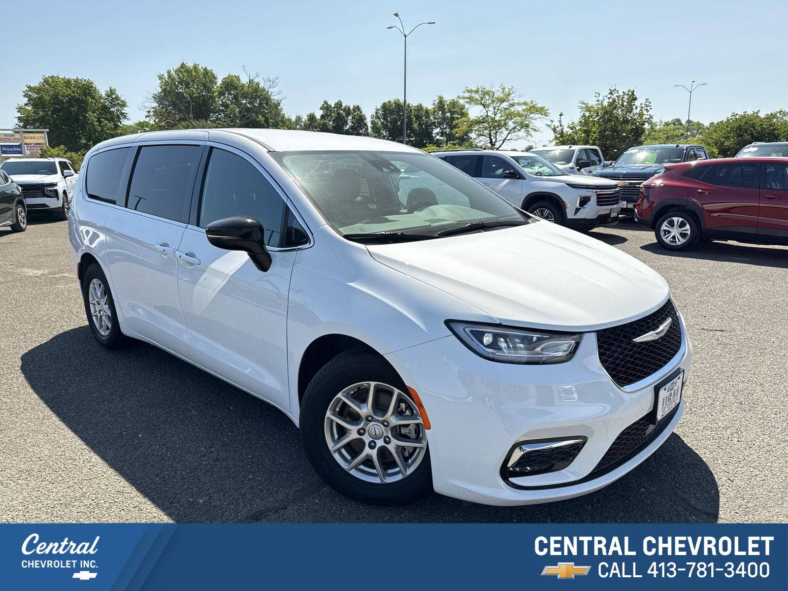 Bright White Clearcoat 2025 Chrysler Pacifica Minivan Front-Wheel Drive Automatic