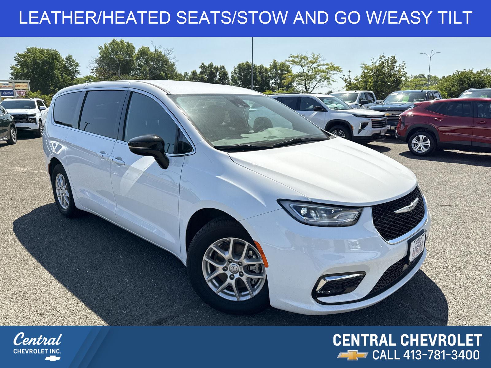  2025 Chrysler Pacifica Select FWD   