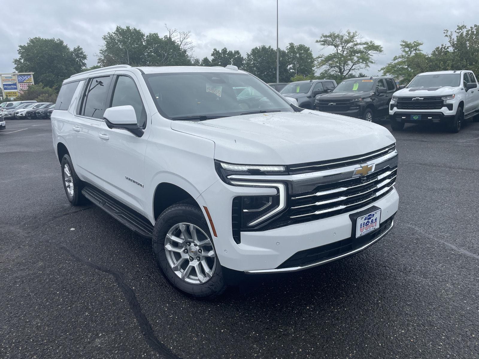 Summit White 2026 Chevrolet Suburban SUV / Crossover Four-Wheel Drive Automatic