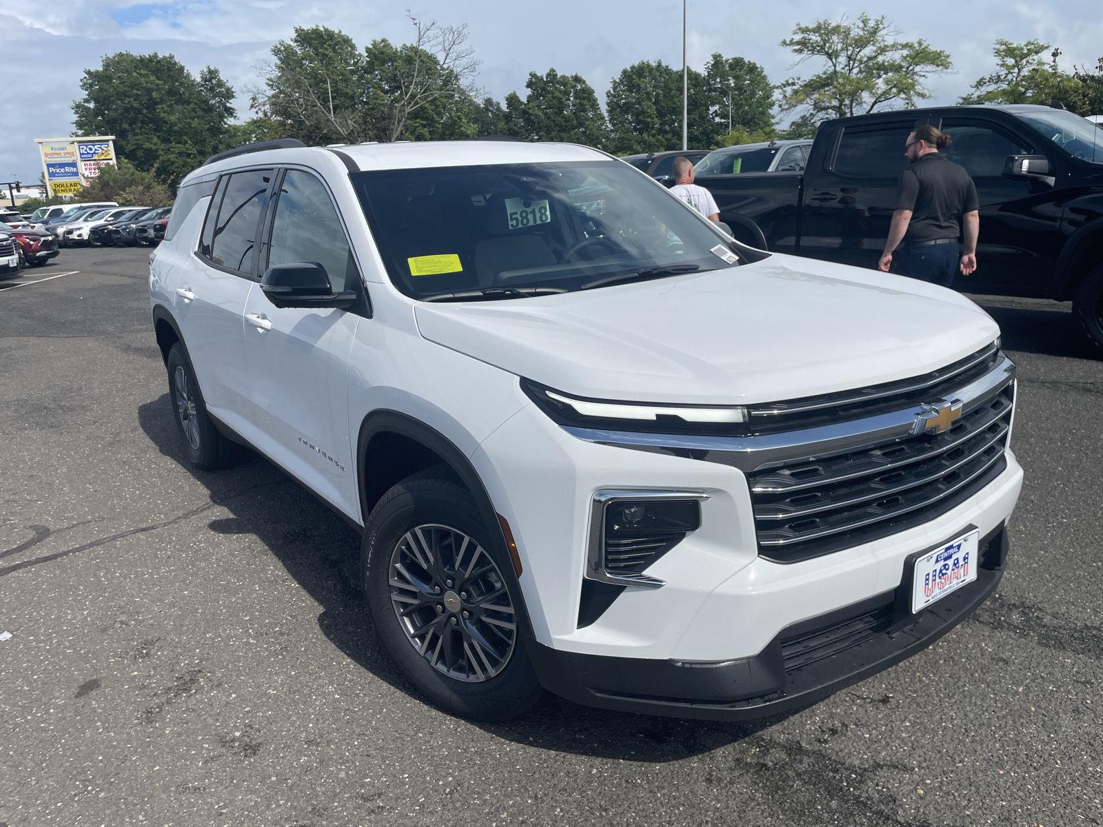 Summit White 2026 Chevrolet Traverse SUV / Crossover Four-Wheel Drive Automatic