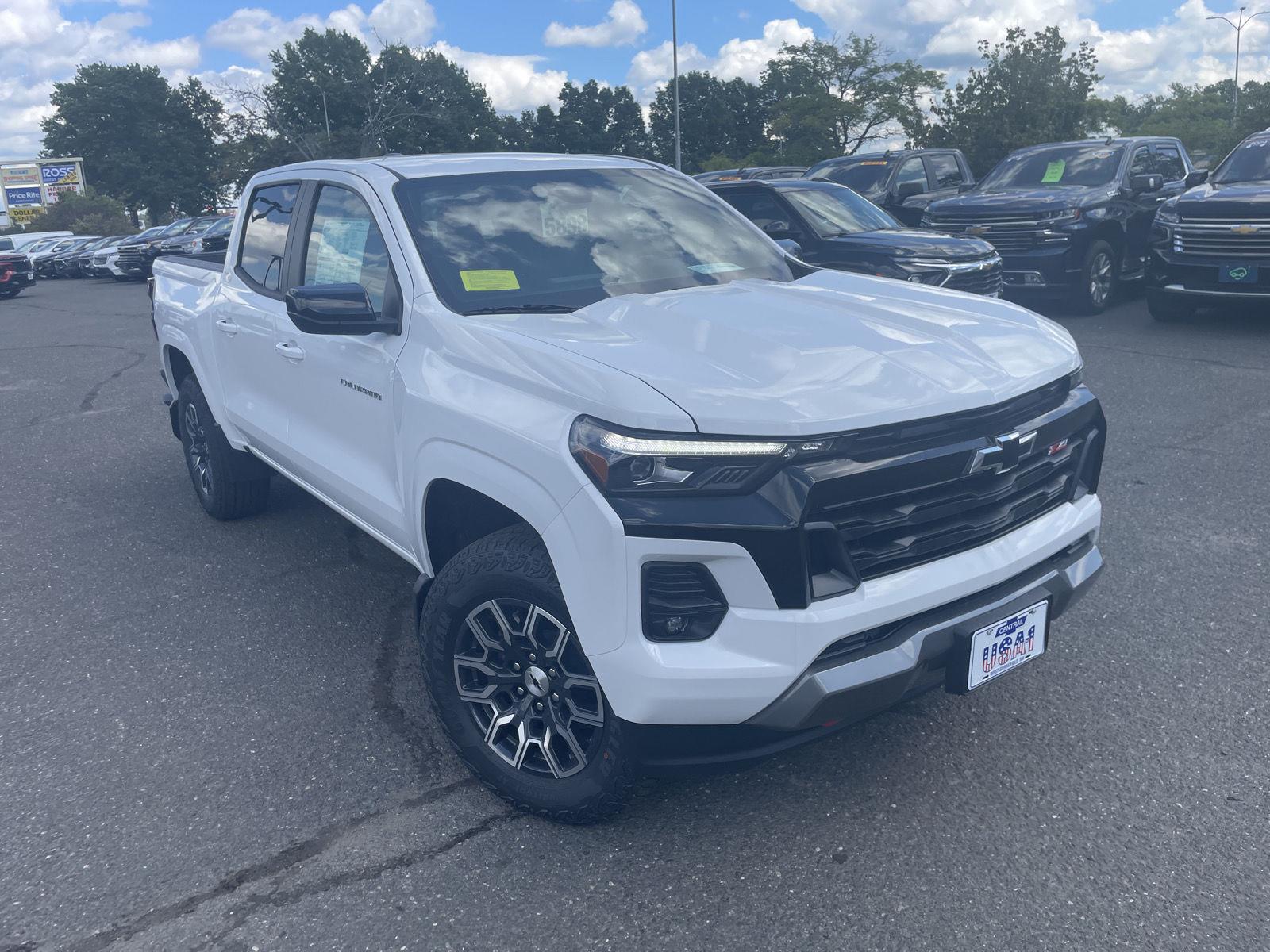 Summit White 2026 Chevrolet Colorado Pickup Truck Four-Wheel Drive Automatic