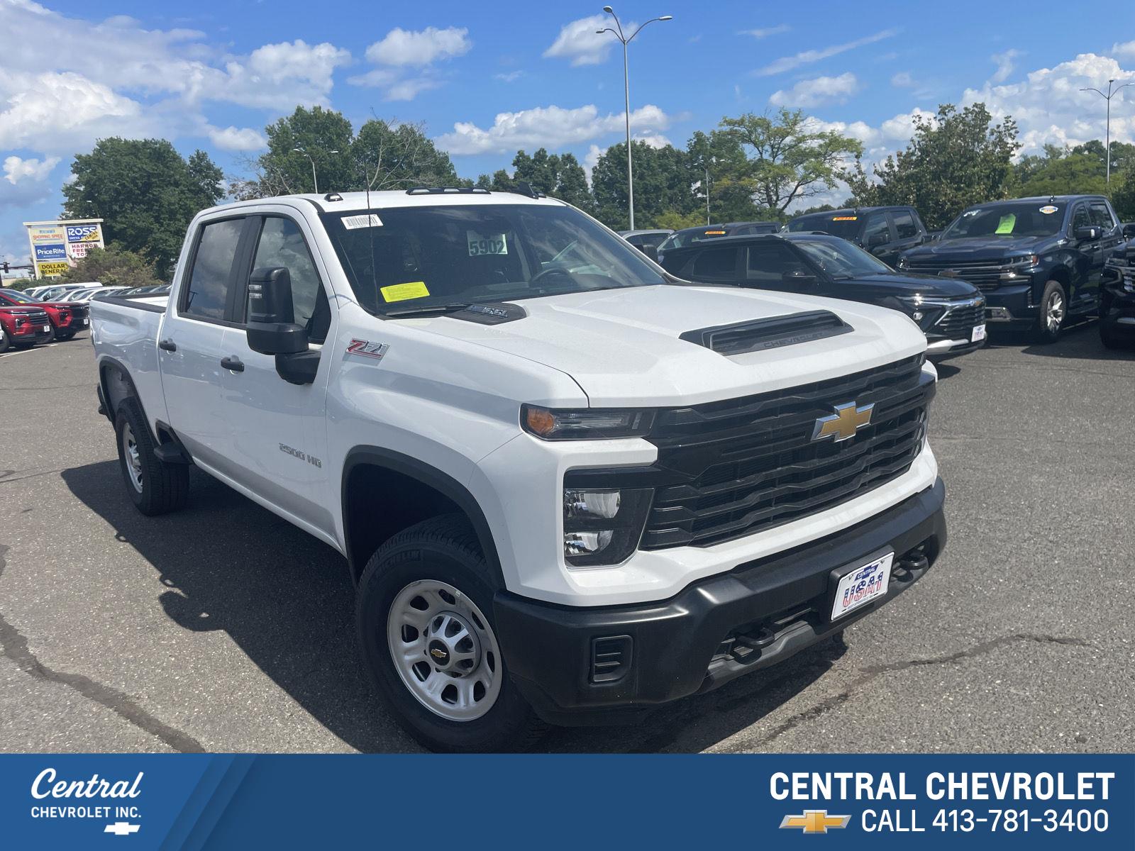 Summit White 2026 Chevrolet Silverado 2500HD Pickup Truck Four-Wheel Drive Automatic