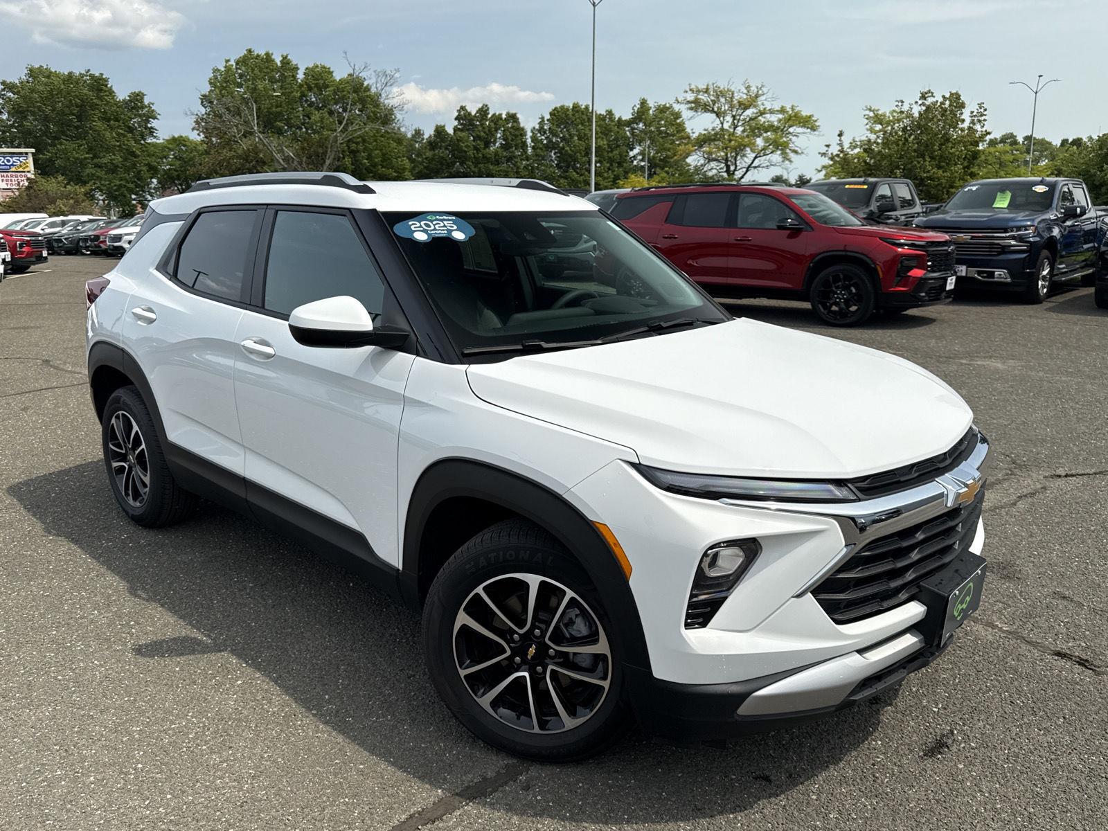Summit White 2025 Chevrolet Trailblazer SUV / Crossover Four-Wheel Drive Automatic