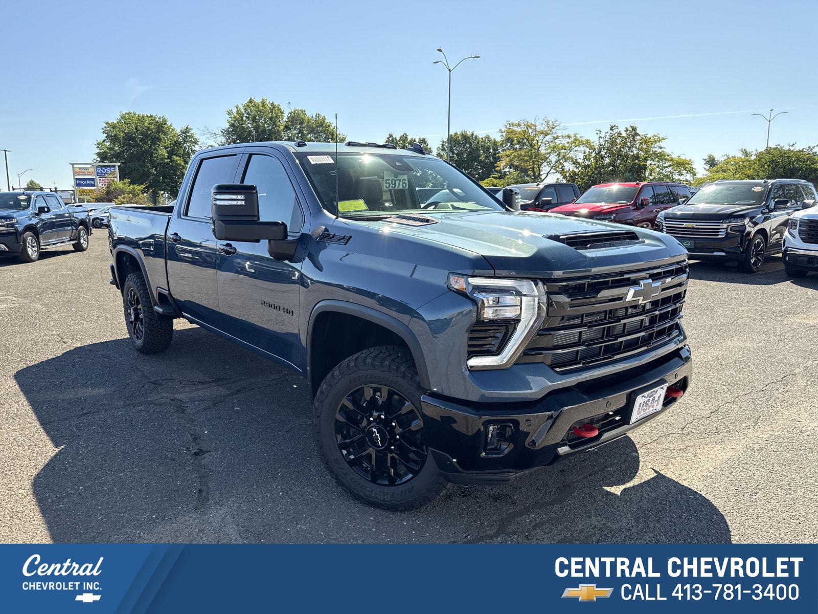 Lakeshore Blue Metallic 2026 Chevrolet Silverado 2500HD Pickup Truck Four-Wheel Drive Automatic
