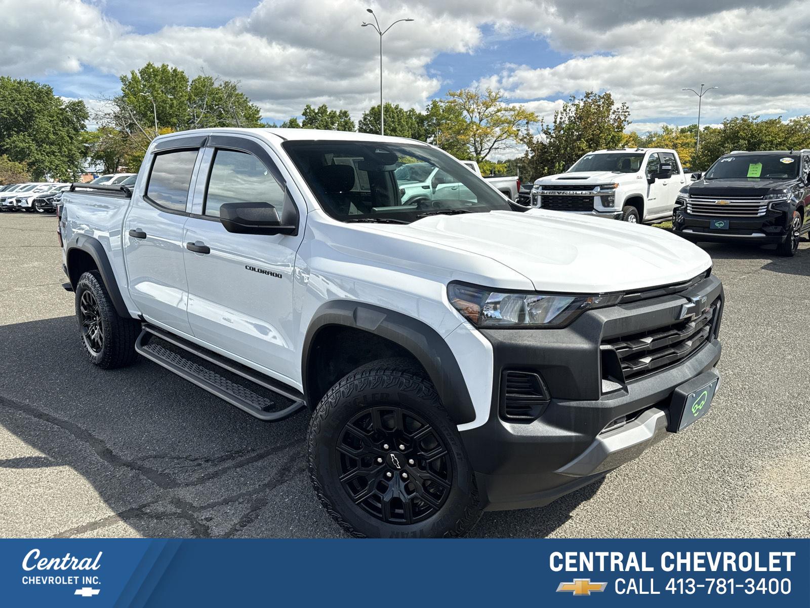 Summit White 2024 Chevrolet Colorado Pickup Truck Four-Wheel Drive 8-Speed Automatic