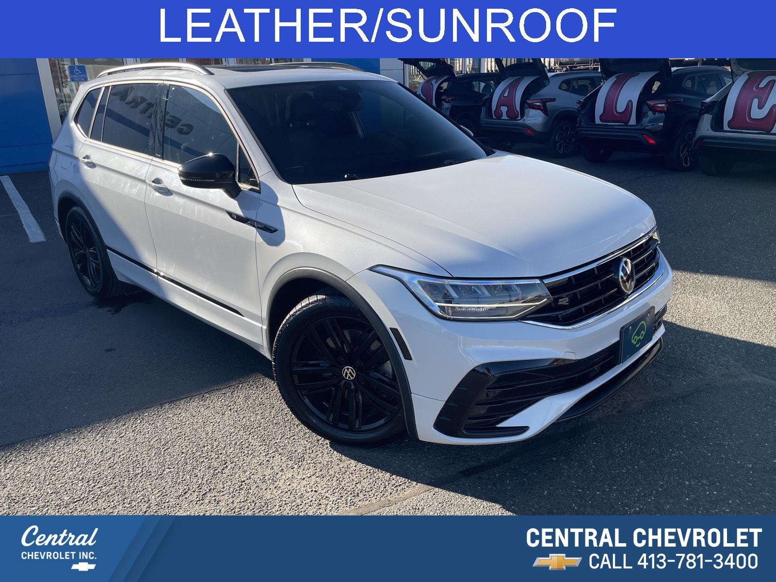Pure White 2022 Volkswagen Tiguan SUV / Crossover All-Wheel Drive Automatic