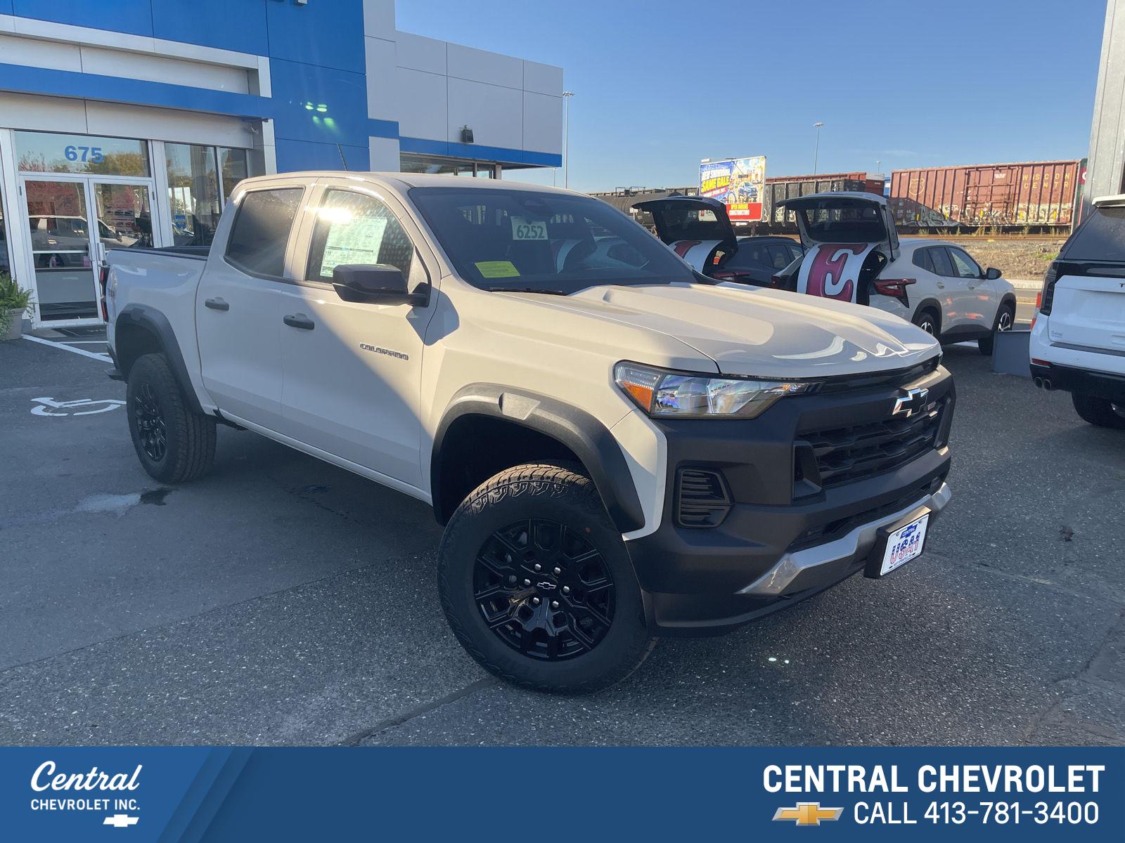 White Sands 2026 Chevrolet Colorado Pickup Truck Four-Wheel Drive 8-Speed Automatic