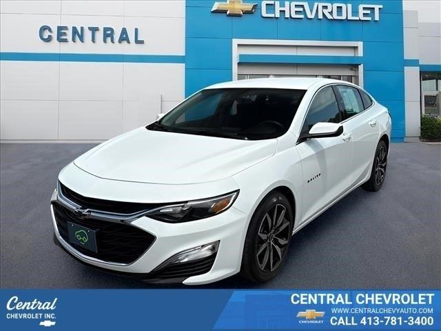 Summit White 2025 Chevrolet Malibu Sedan Front-Wheel Drive Automatic