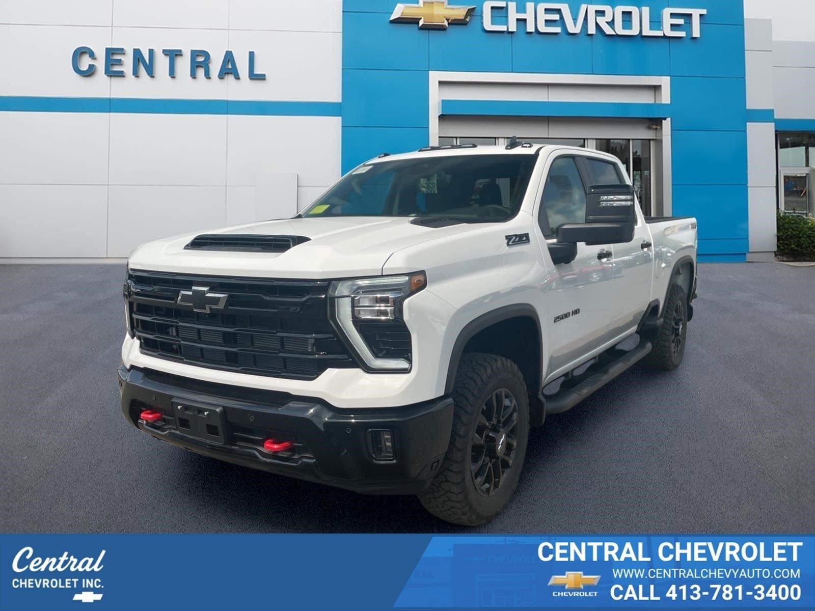 Summit White 2026 Chevrolet Silverado 2500HD Pickup Truck Four-Wheel Drive Automatic