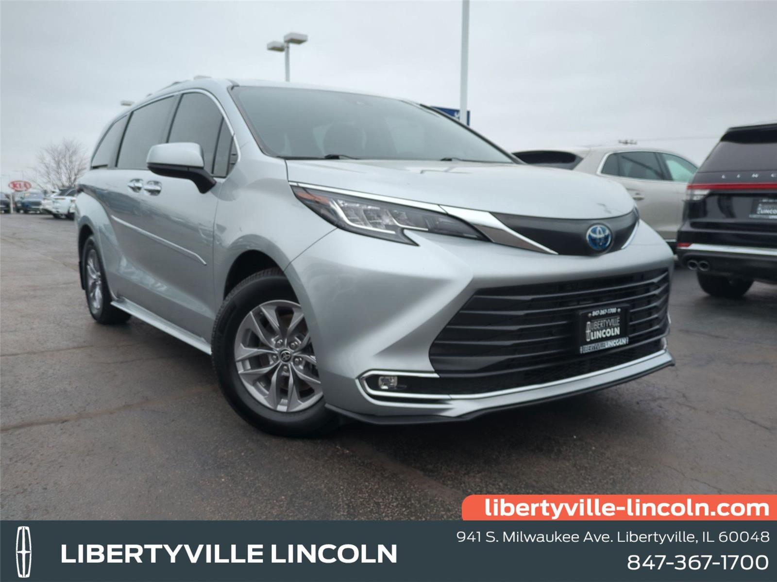 2022 Toyota Sienna XLE 7-Passenger FWD