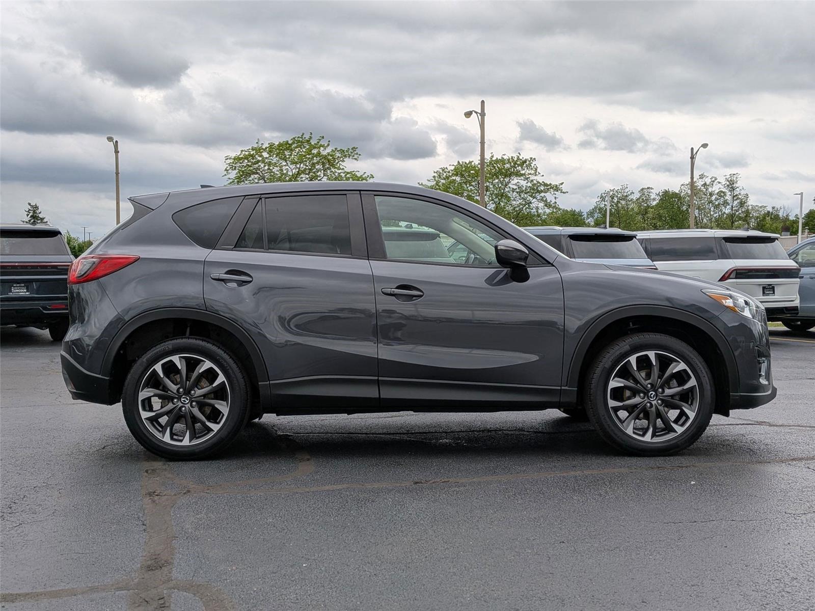 View vehicle photo 3