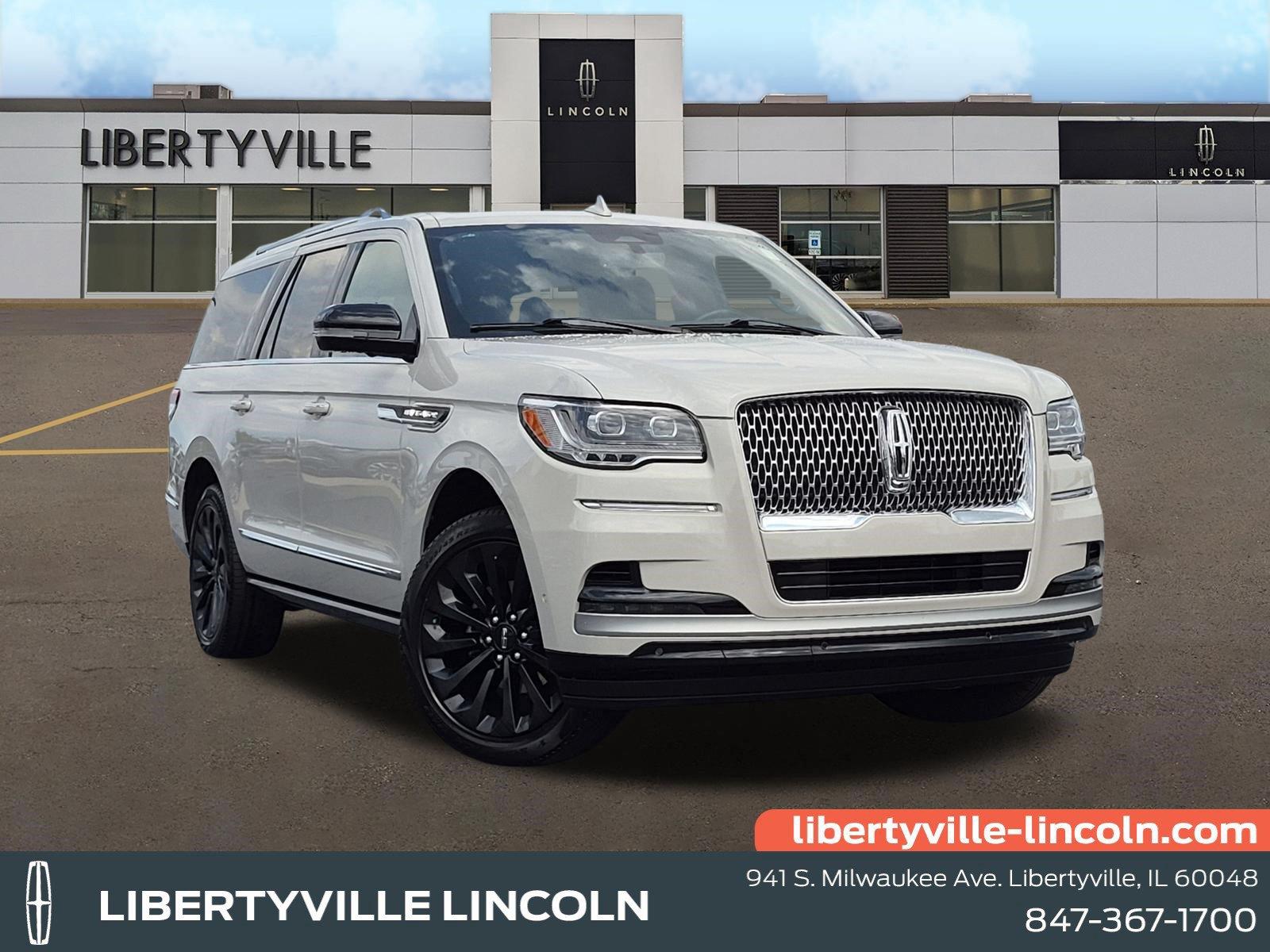 Ceramic Pearl Metallic Tri-Coat 2024 Lincoln Navigator SUV / Crossover Four-Wheel Drive Automatic