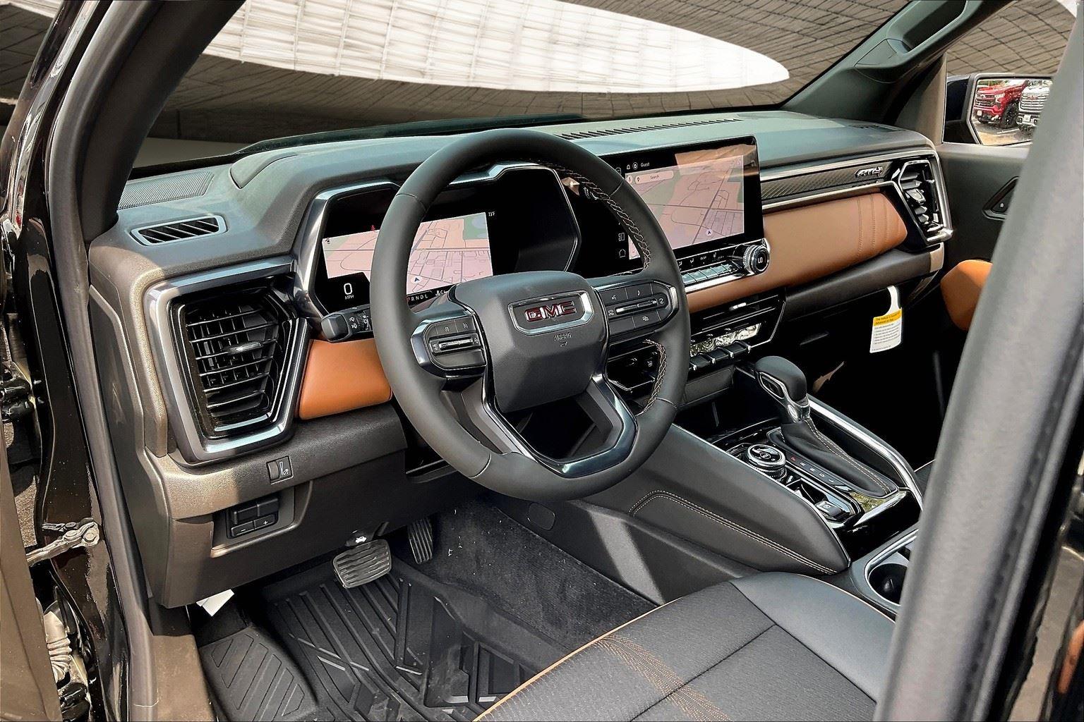 2025 GMC Canyon AT4 - Photo 7