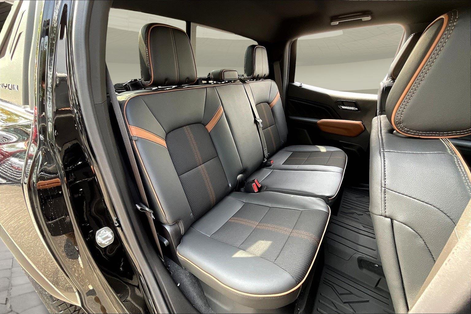 2025 GMC Canyon AT4 - Photo 9