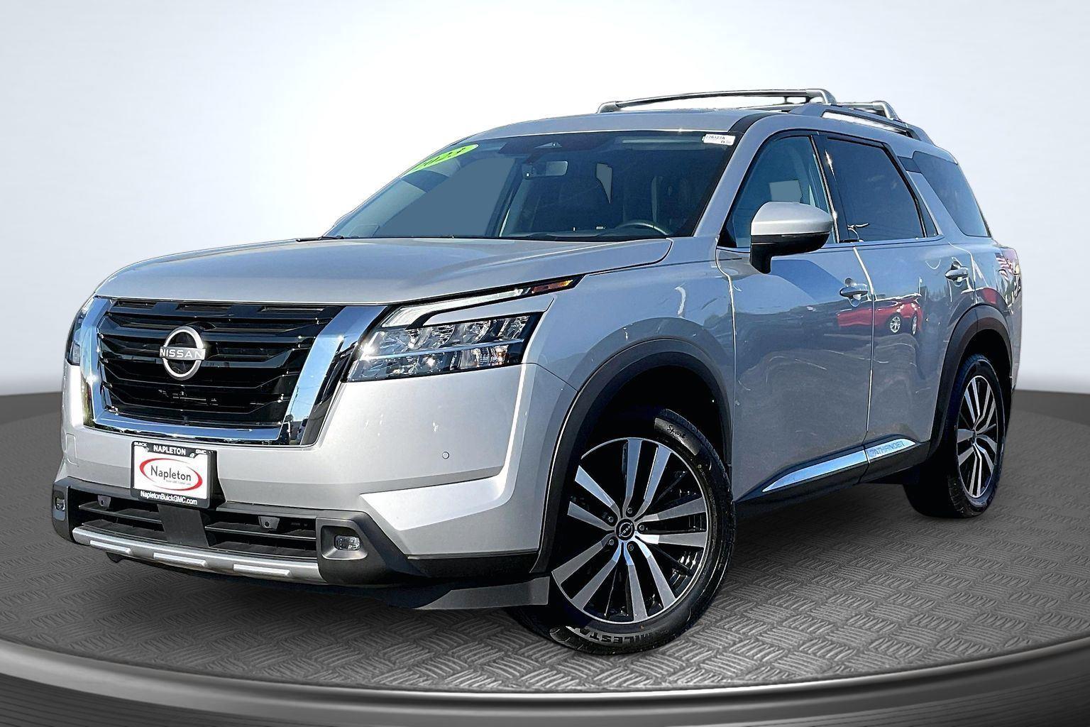 2023 Nissan Pathfinder Platinum 4WD's photo