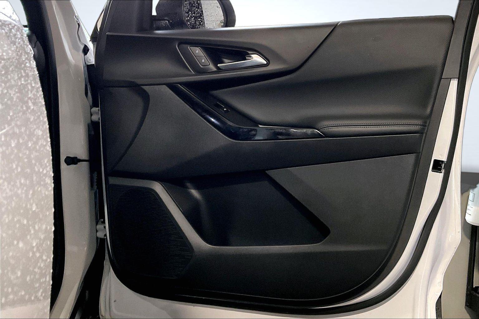 2025 Chevrolet Equinox LT - Photo 23