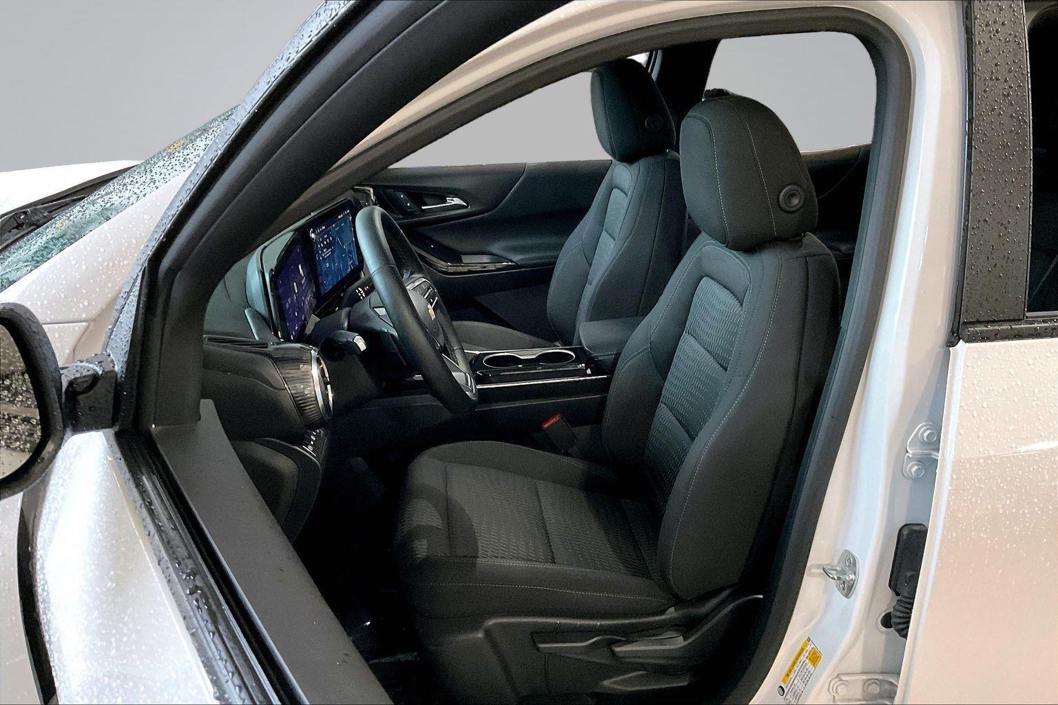 2025 Chevrolet Equinox LT - Photo 24