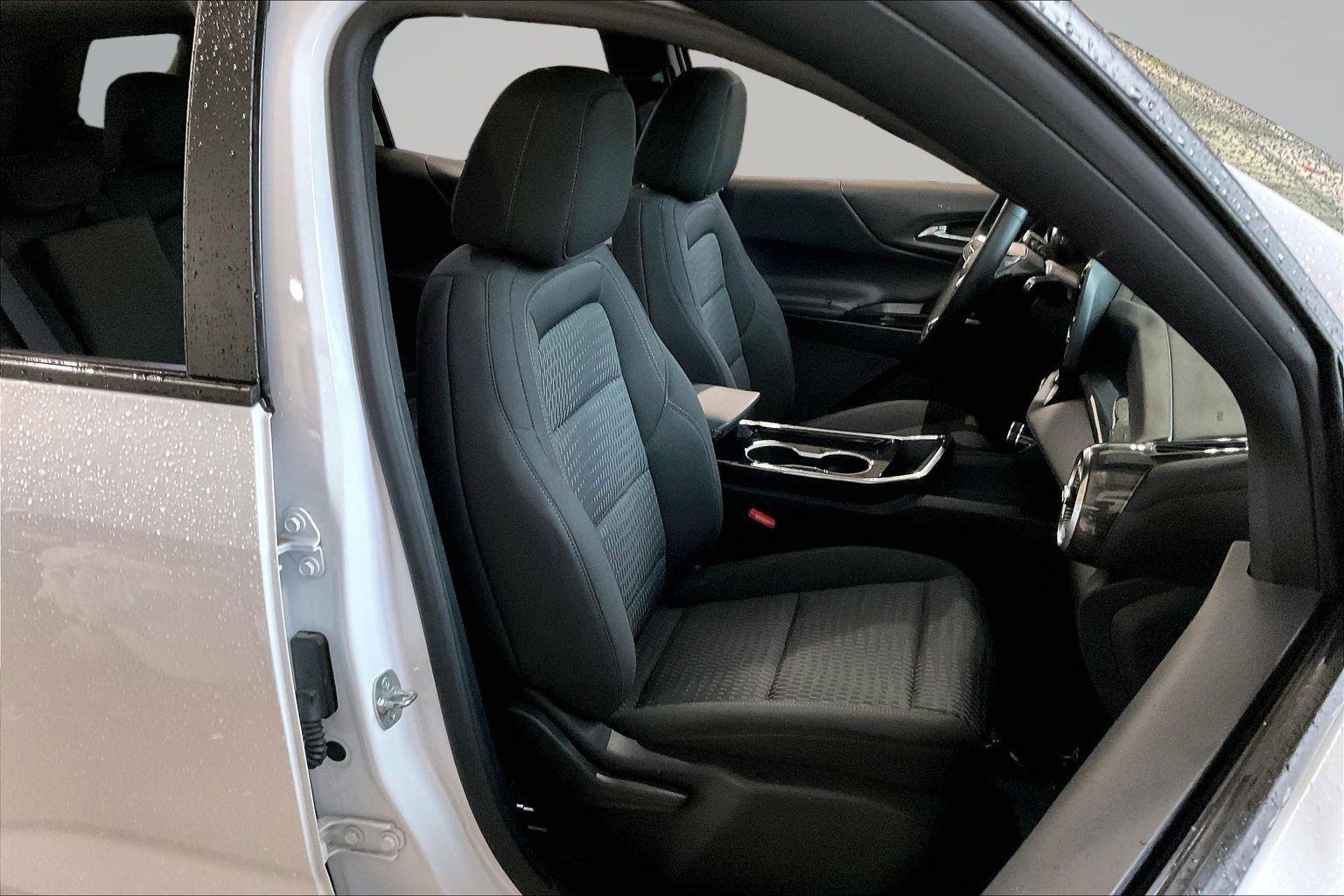 2025 Chevrolet Equinox LT - Photo 8