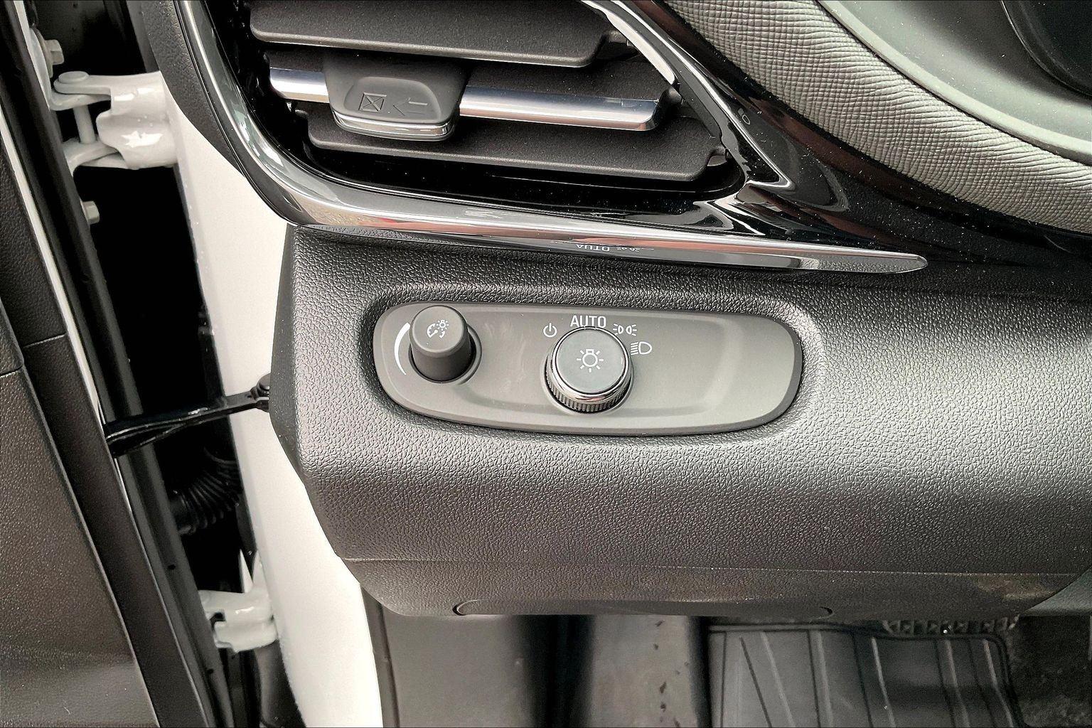 2026 Buick Envista Sport Touring - Photo 18