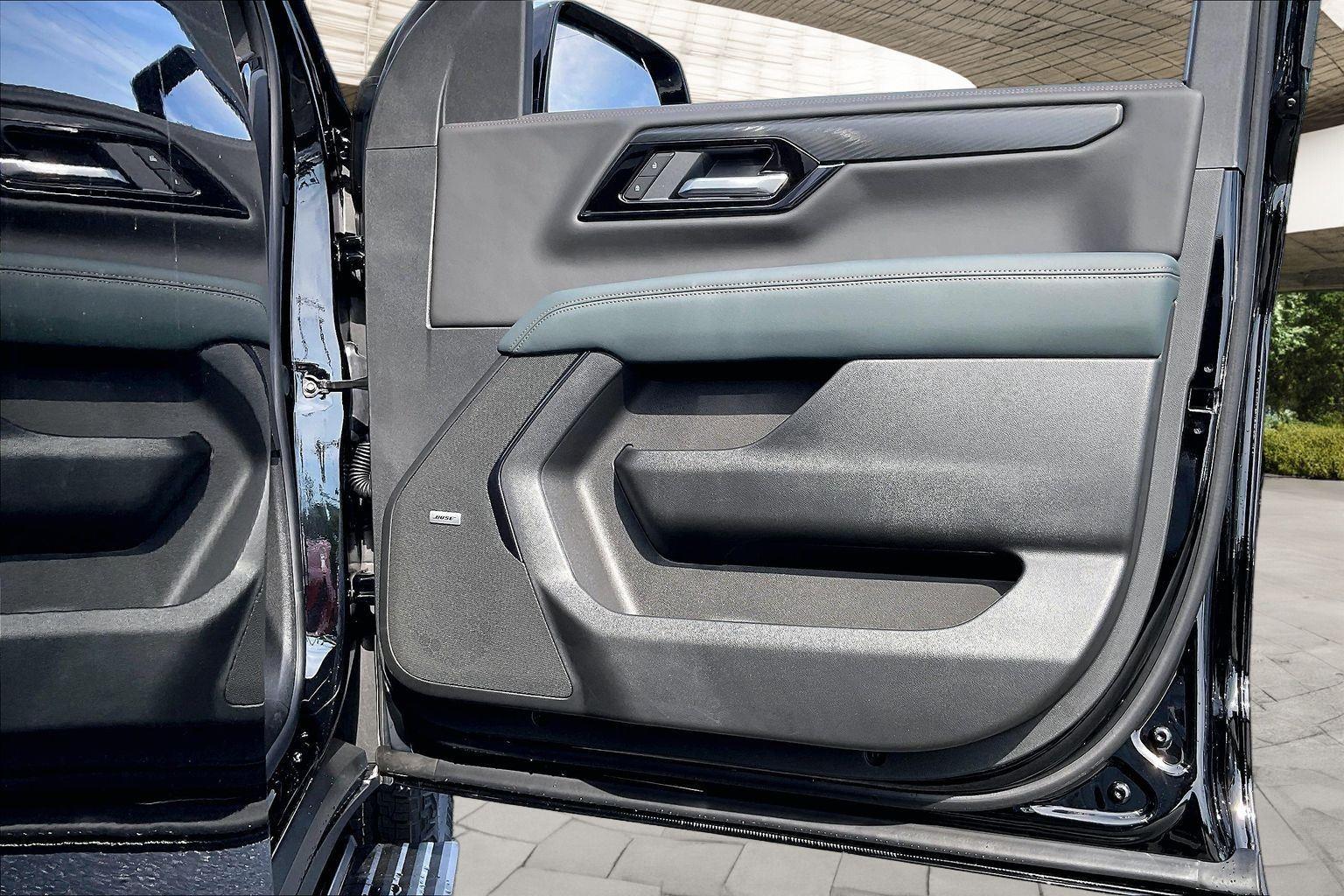 2026 GMC Yukon AT4 - Photo 13