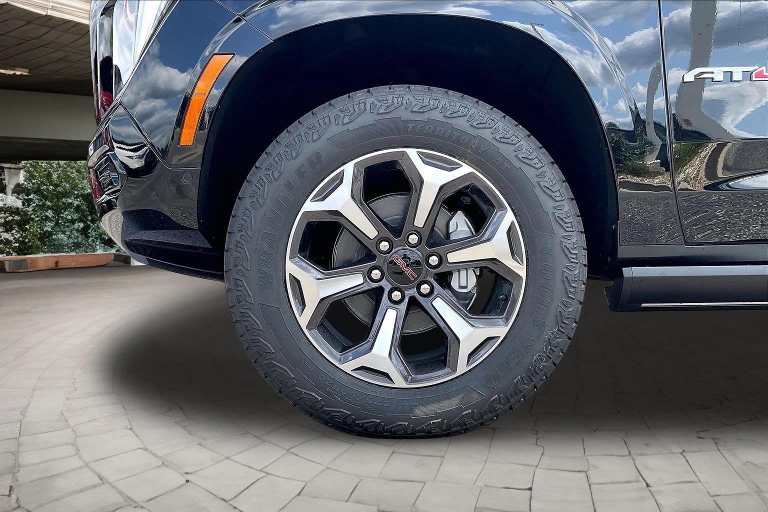 2026 GMC Yukon AT4 Ultimate - Photo 15