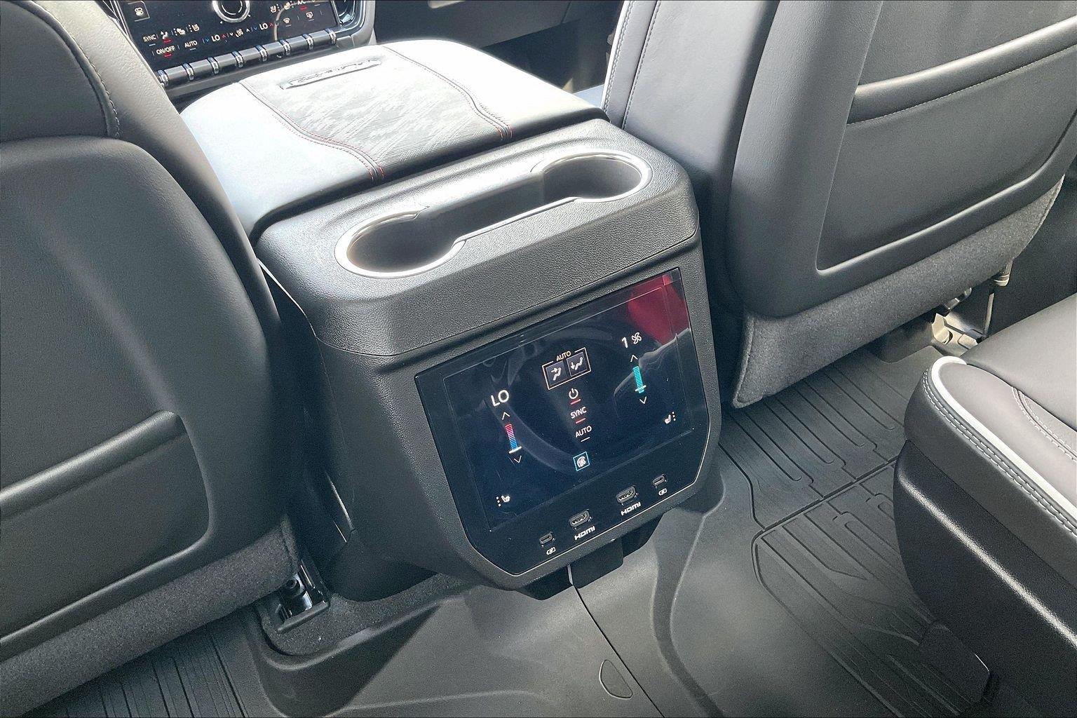 2026 GMC Yukon AT4 Ultimate - Photo 24