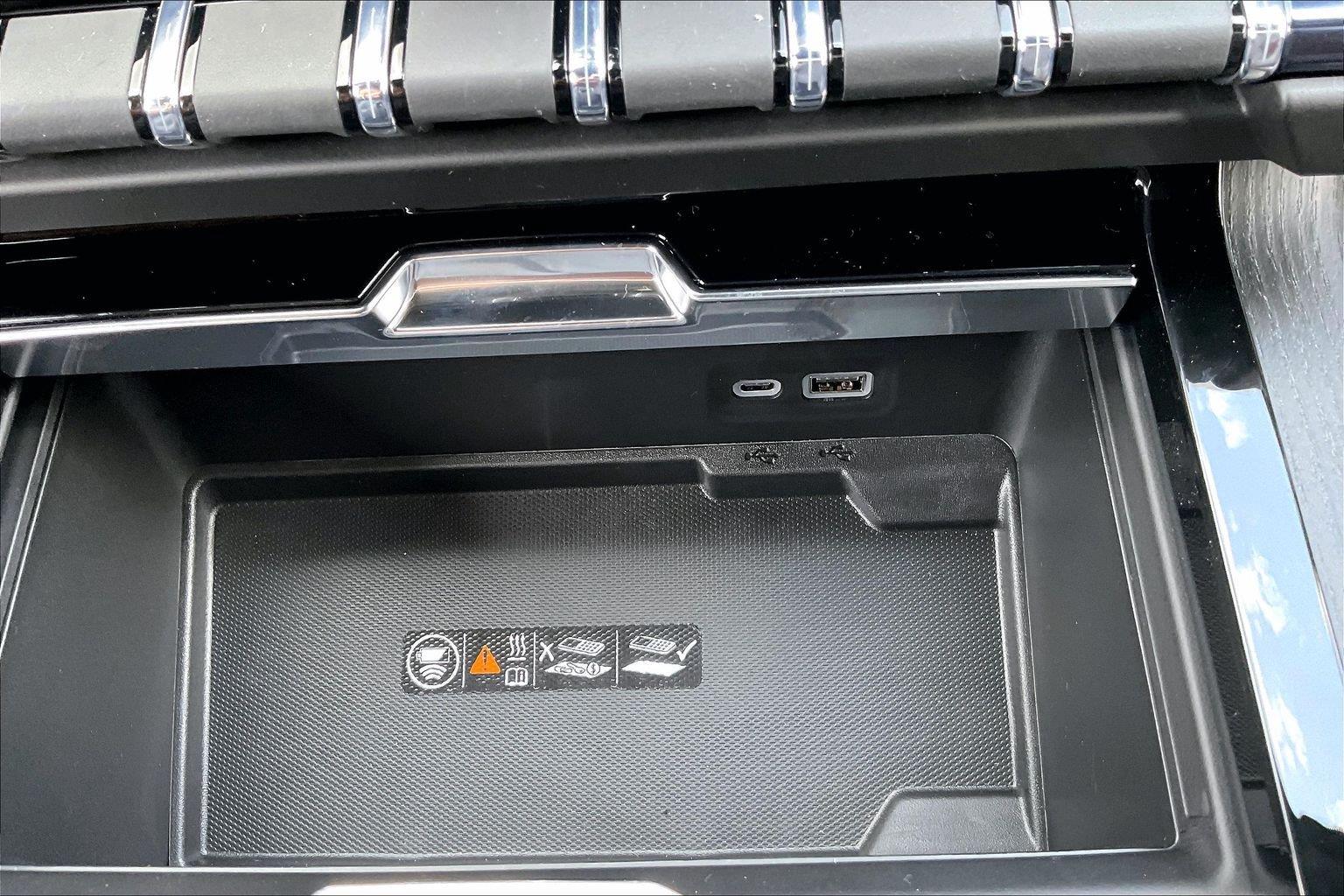 2026 GMC Yukon AT4 Ultimate - Photo 29