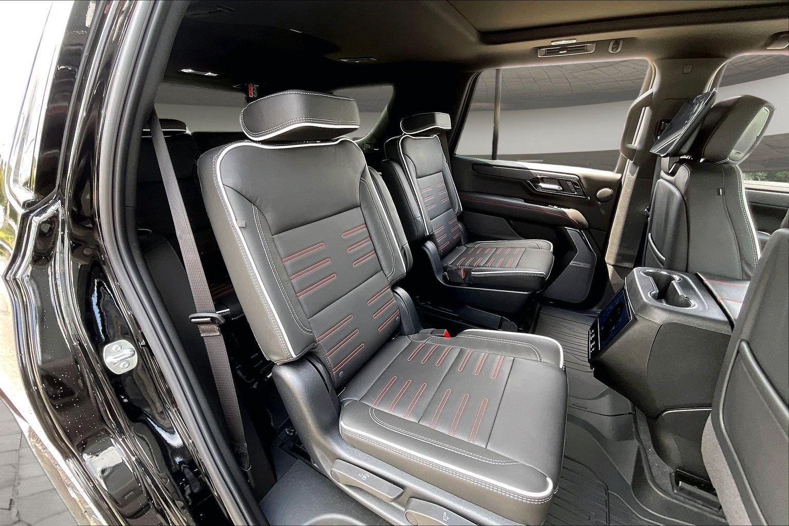 2026 GMC Yukon AT4 Ultimate - Photo 11