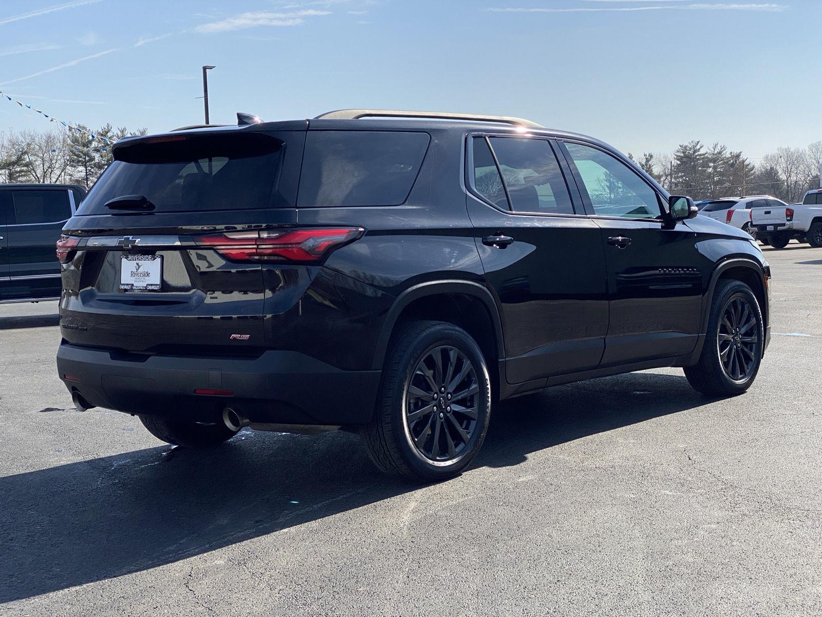 View vehicle photo 4