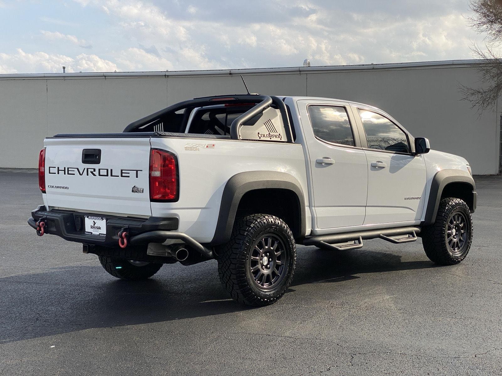 View vehicle photo 5