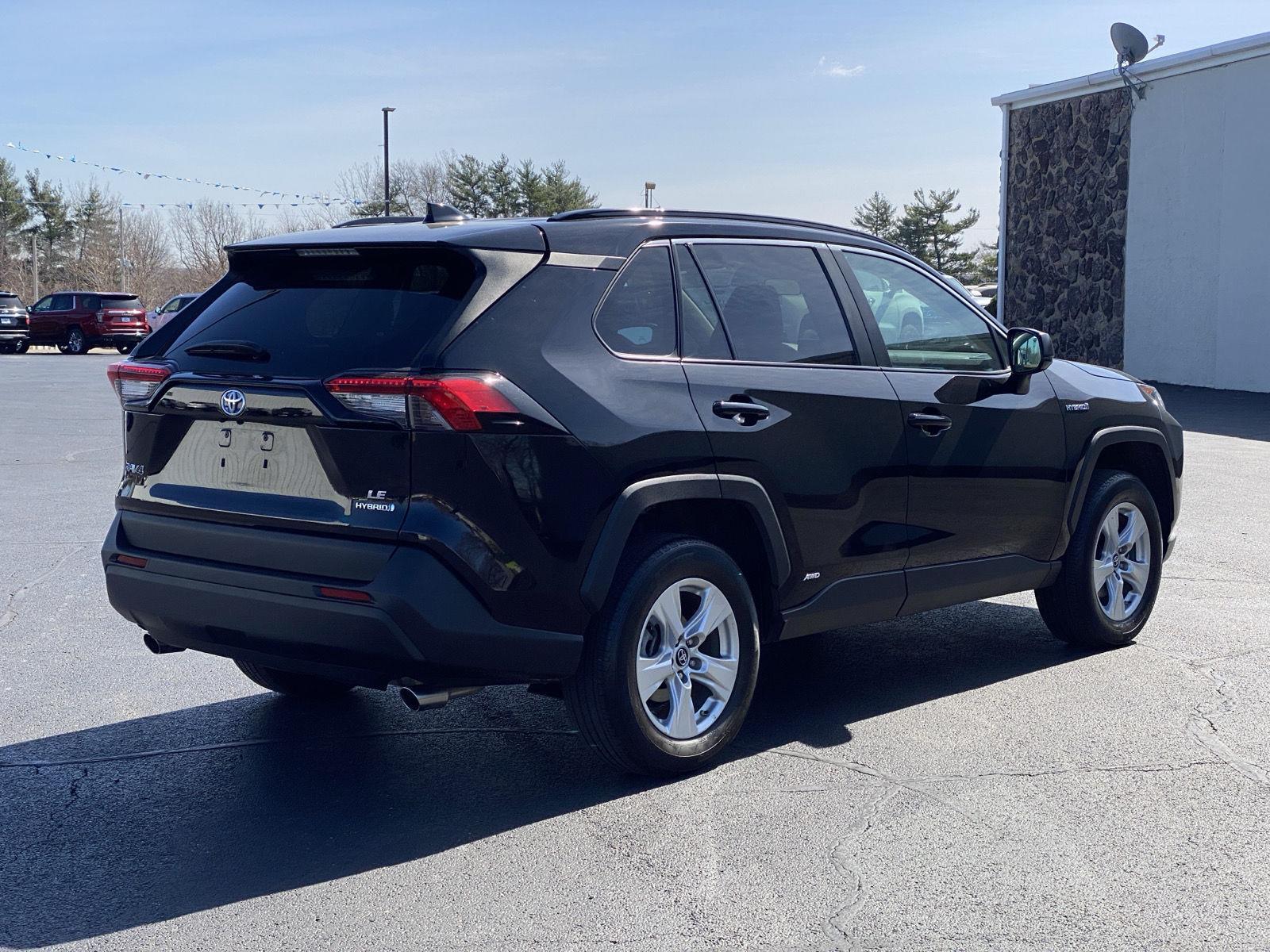 View vehicle photo 4