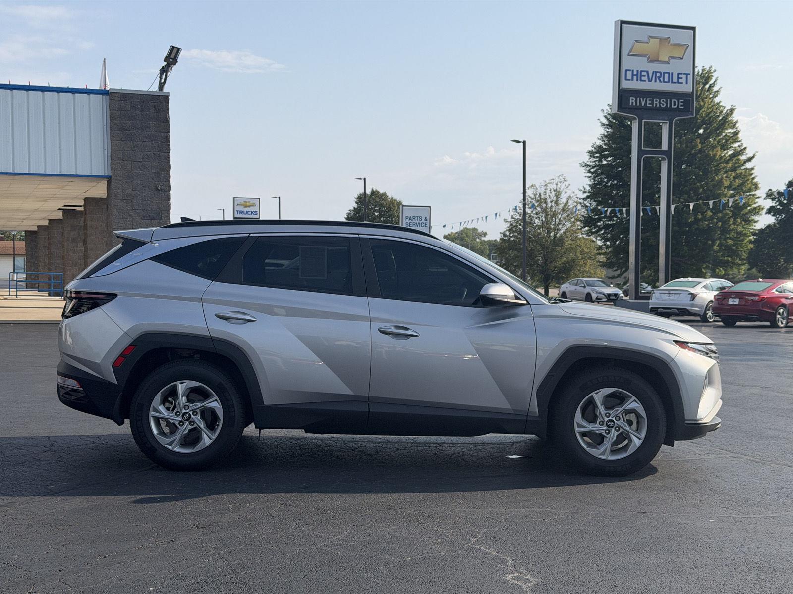 View vehicle photo 5